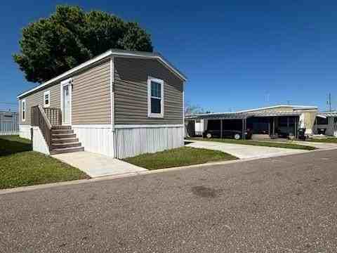 4000 24th St N #222
