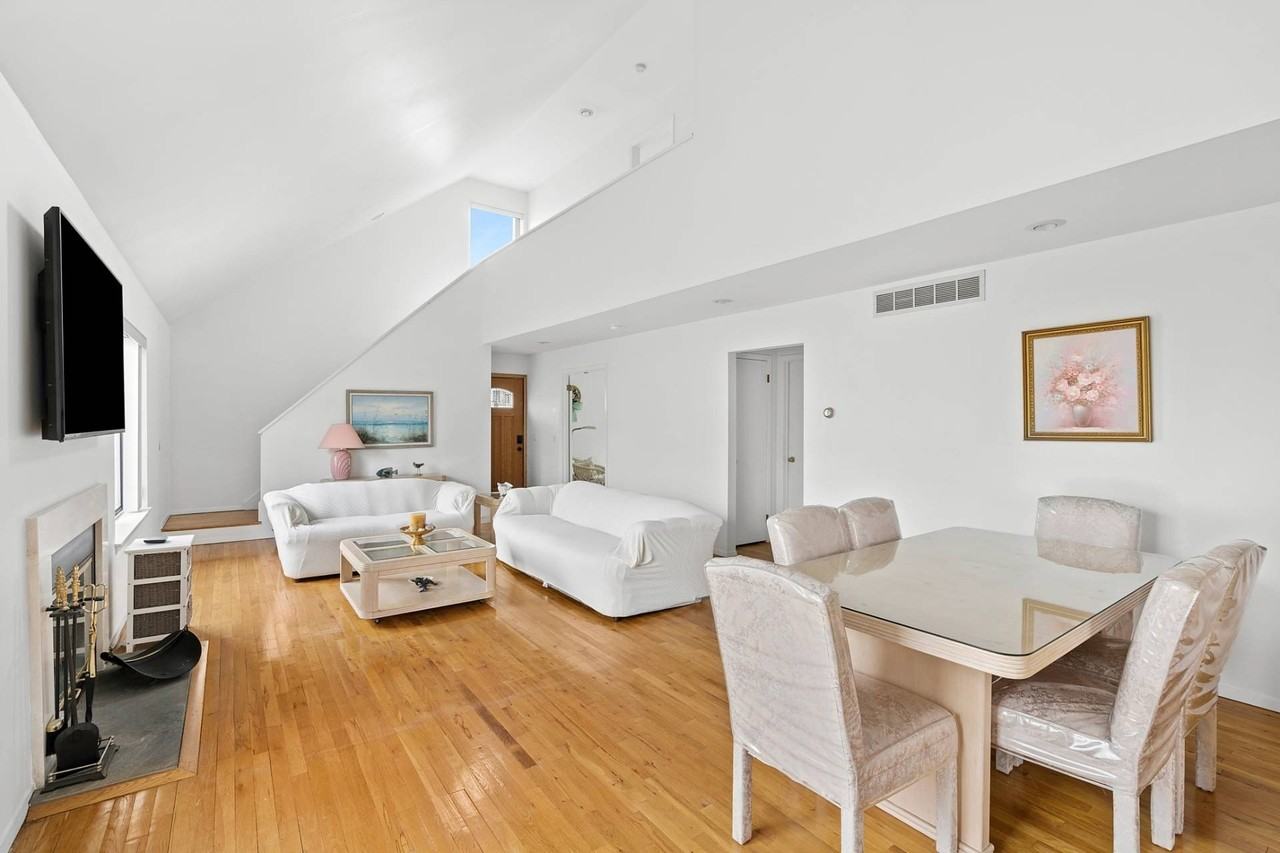 50 Gull Rd - Photo 4 of 14