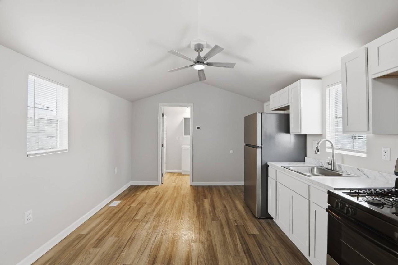22600 Middlebelt Rd #D13 - Photo 2 of 11