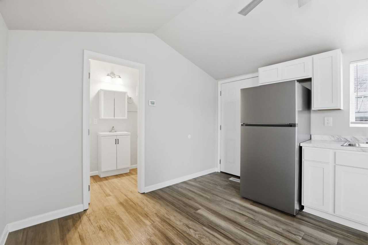 22600 Middlebelt Rd #D13 - Photo 6 of 11