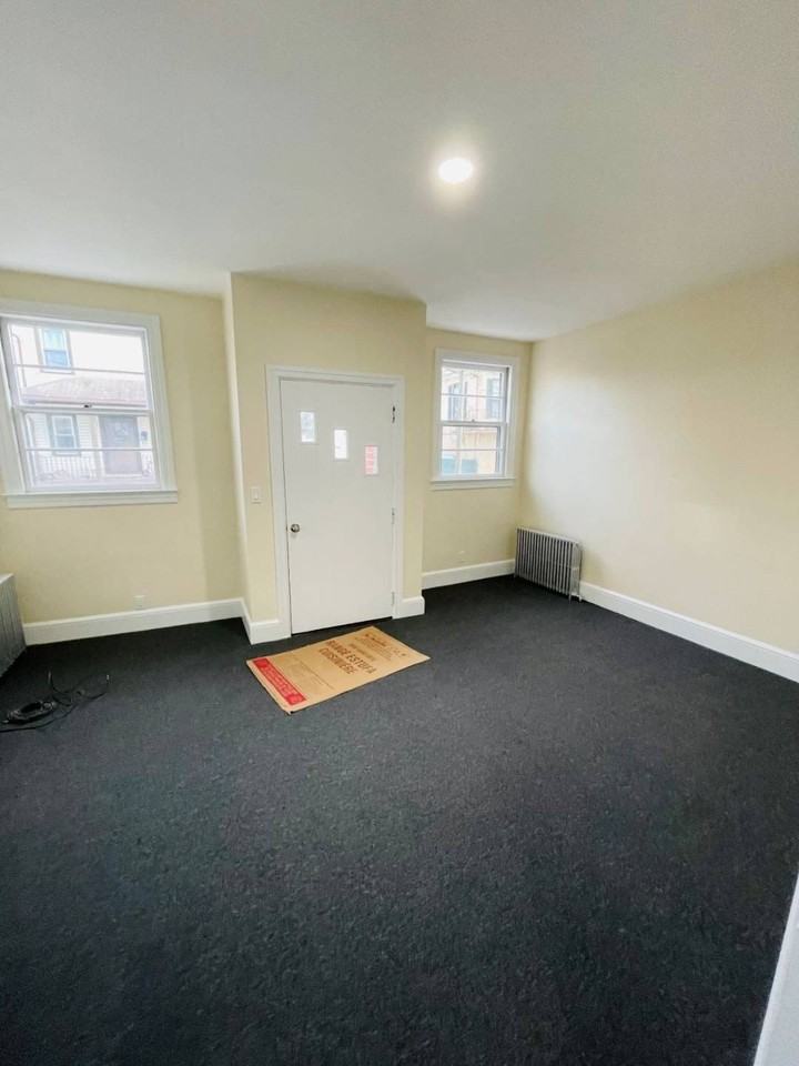 30 Grove St - Photo 6 of 11
