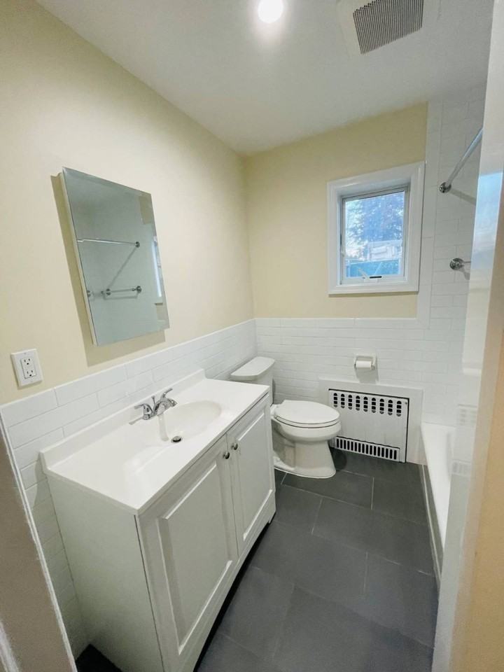 30 Grove St - Photo 7 of 11