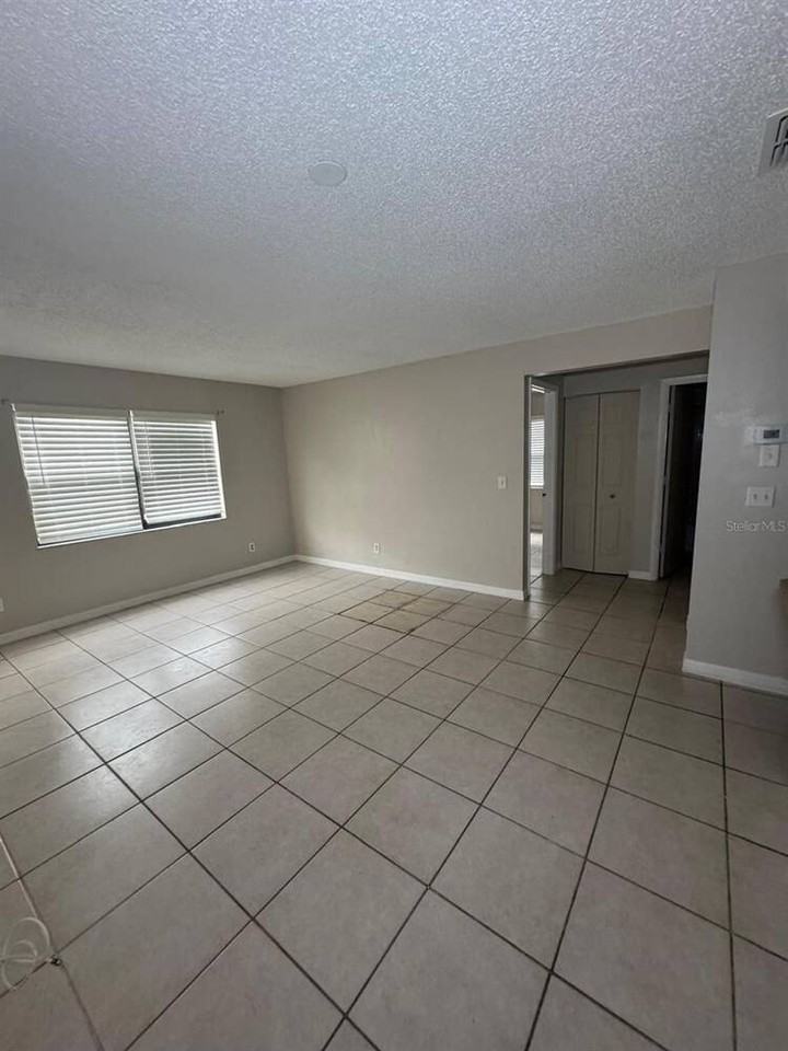 2416 Se Garden Ter #203 - Photo 5 of 17