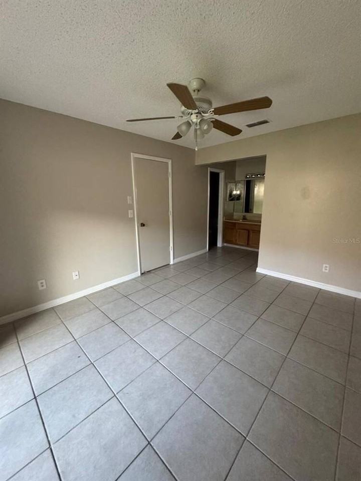 2416 Se Garden Ter #203 - Photo 7 of 17
