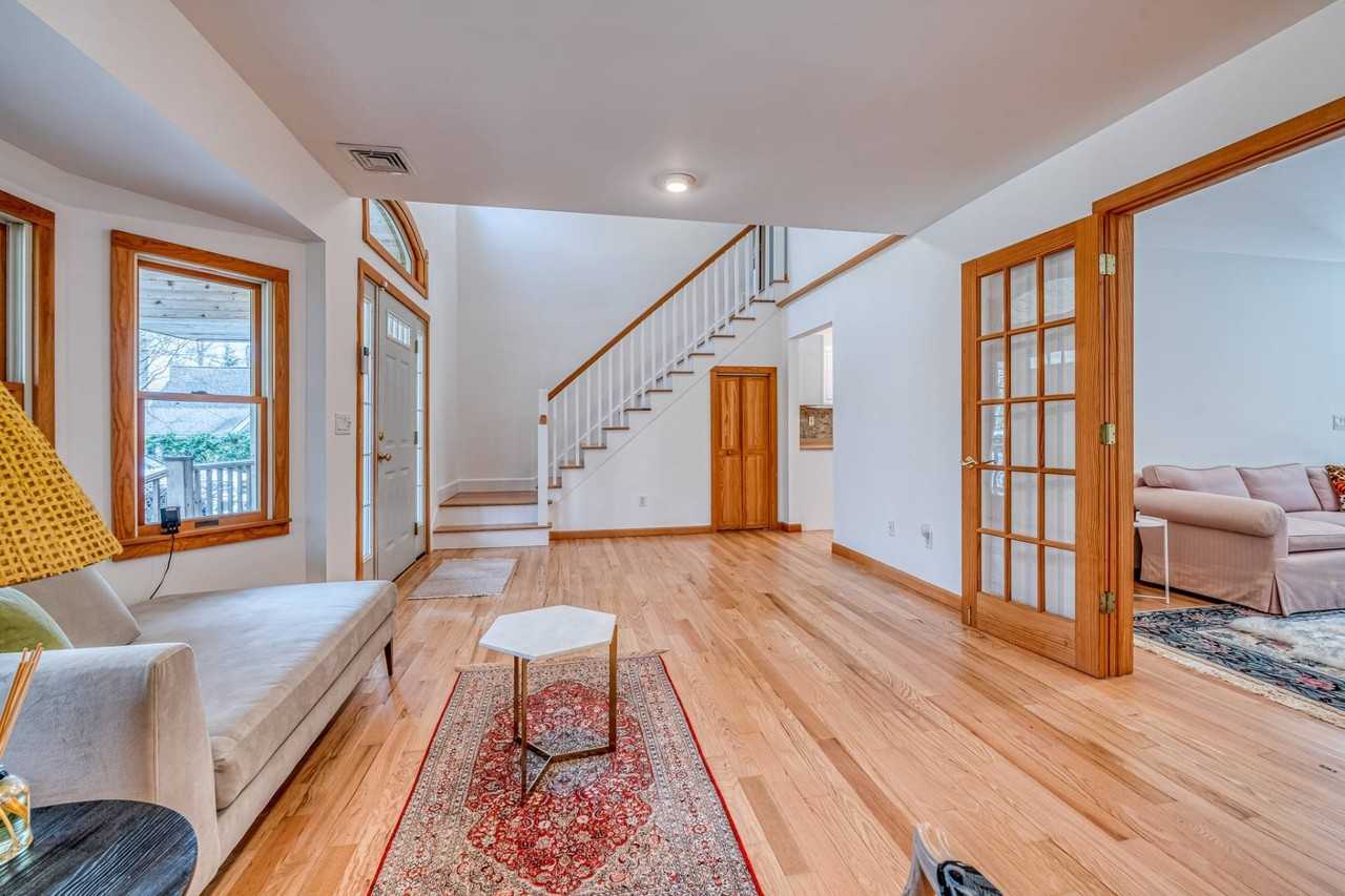 563 Montauk Hwy - Photo 6 of 27
