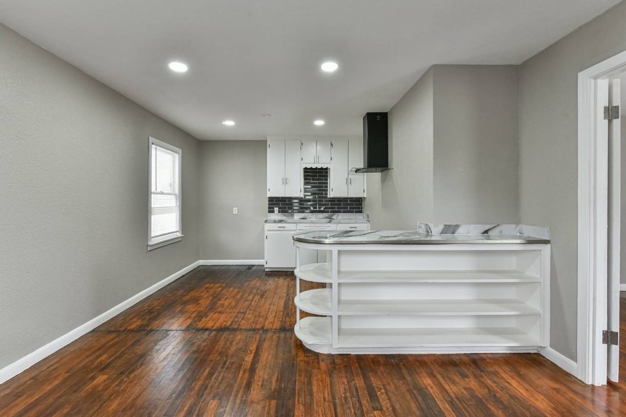 616 N 22nd St - Photo 6 of 12