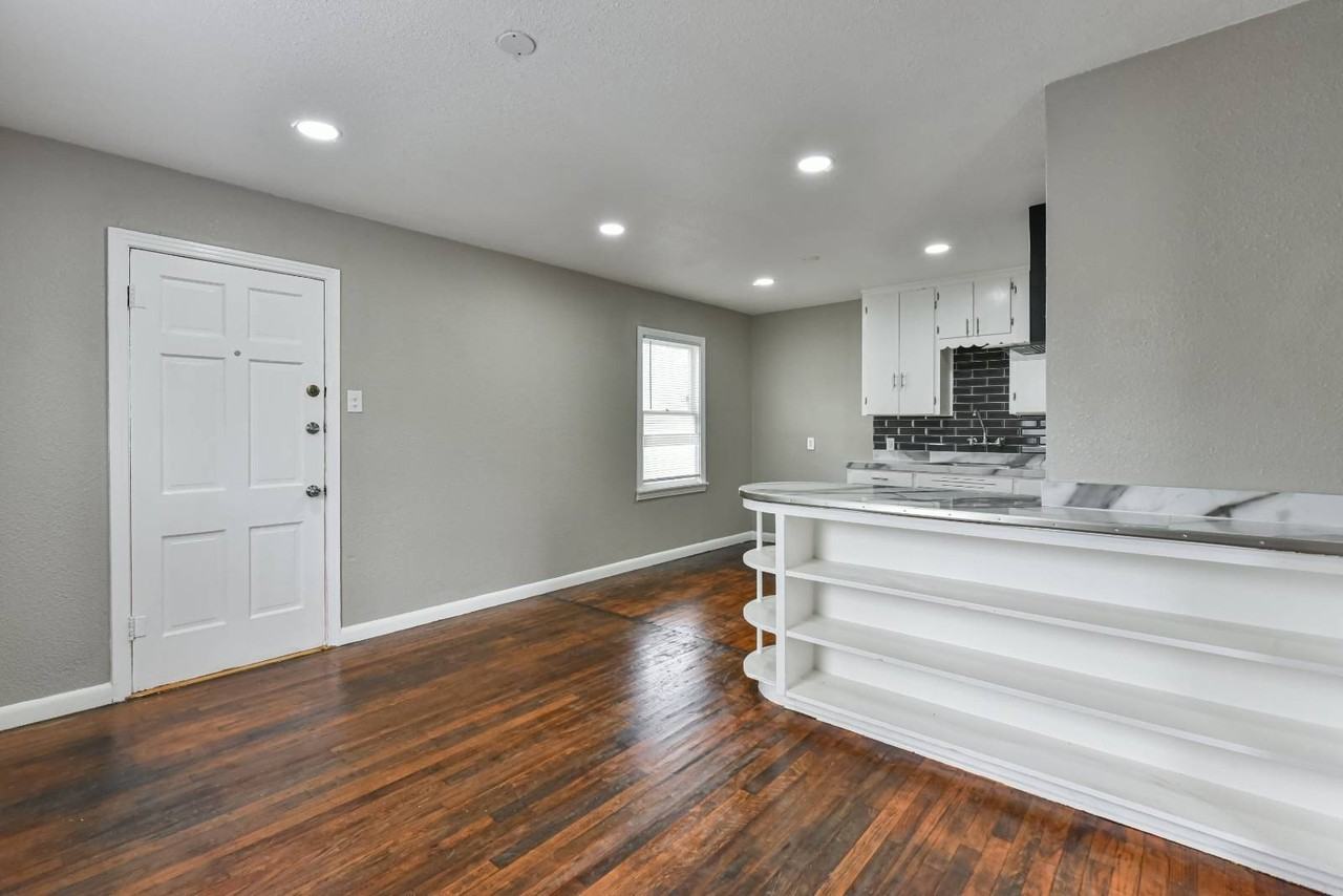 616 N 22nd St - Photo 7 of 12