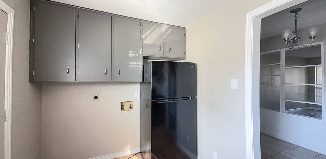 909 Wells St - Photo 7 of 14
