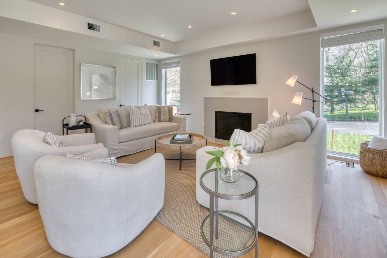 7 Cadmus Rd - Photo 3 of 13