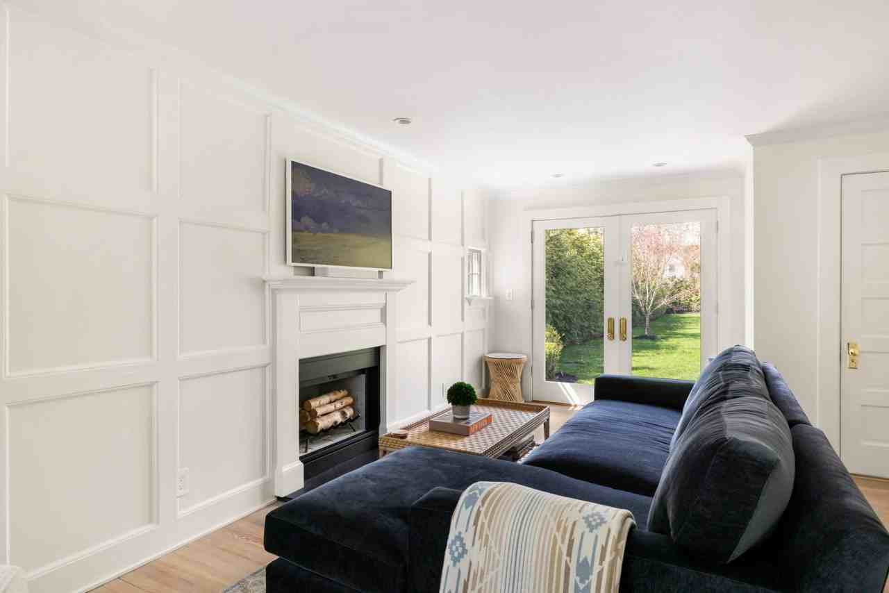 33 Halsey Ave - Photo 5 of 13