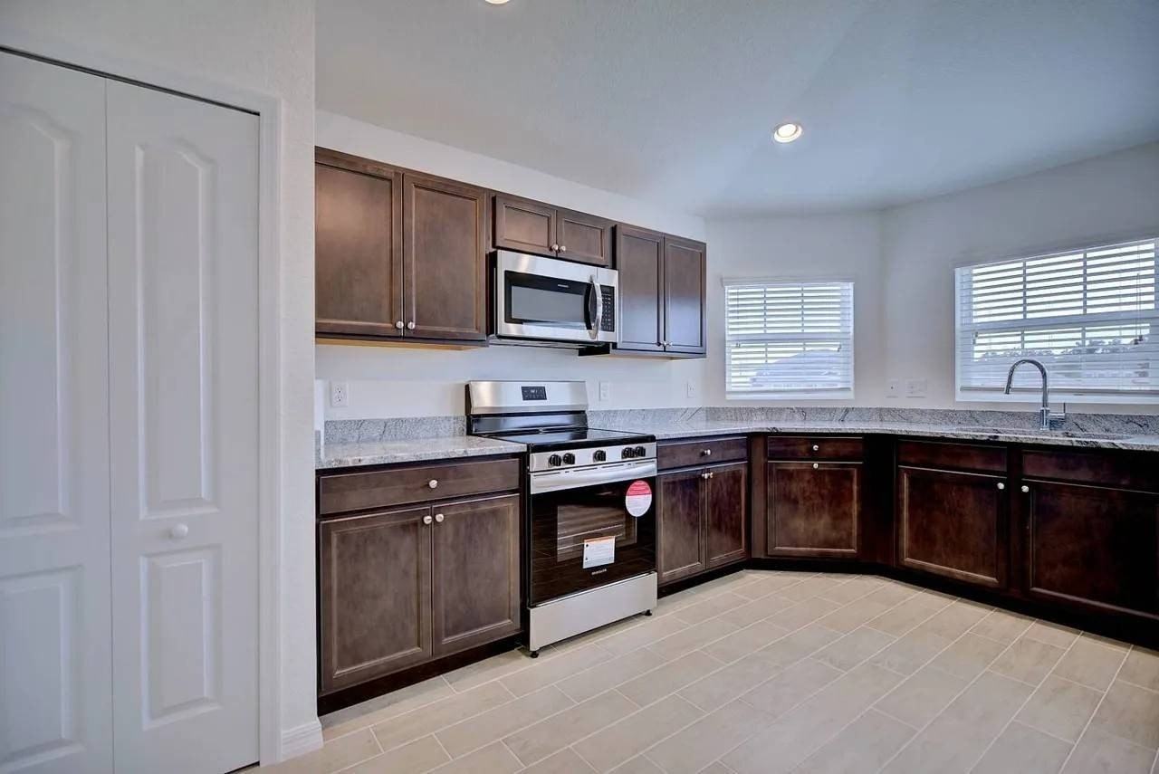 4548 Adrienne St - Photo 3 of 21