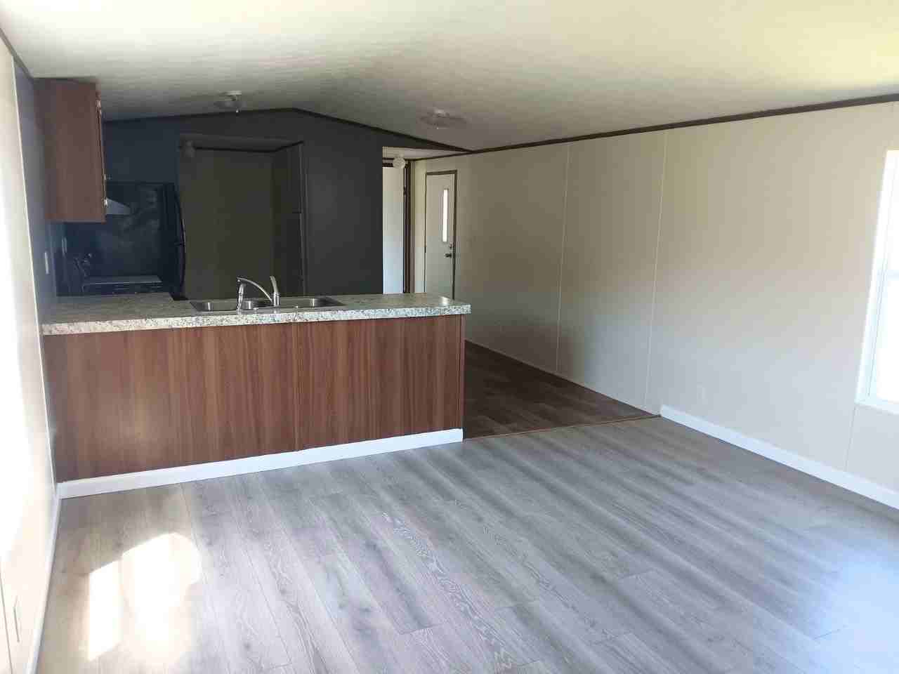 570 Banjo Way - Photo 2 of 10