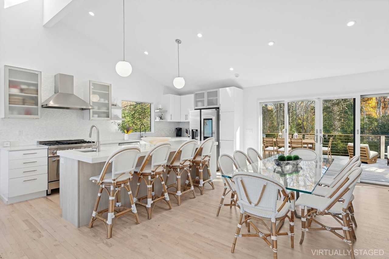 316 Kings Point Rd - Photo 4 of 13
