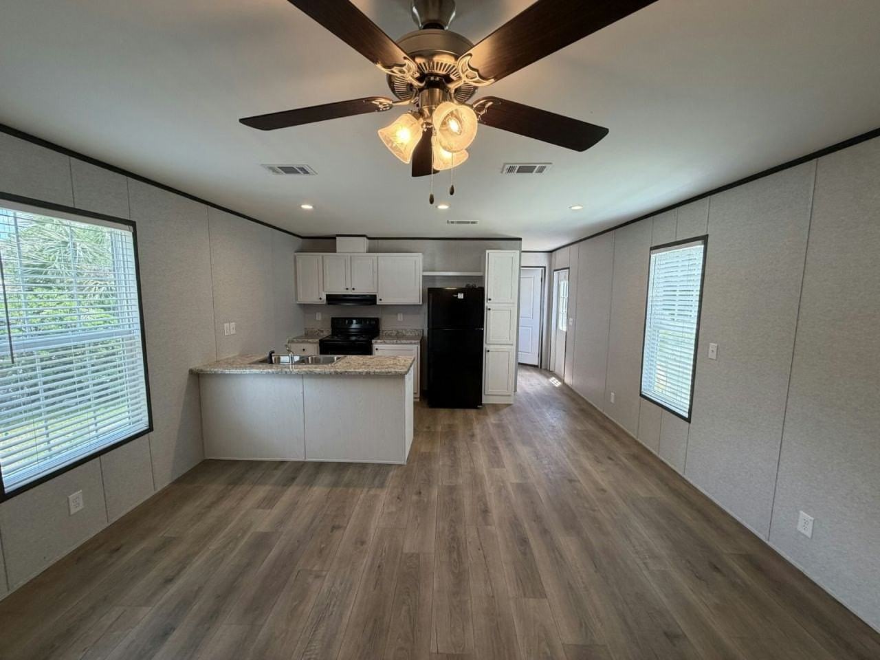 156 Lakeside Garden Cir #156 - Photo 2 of 24