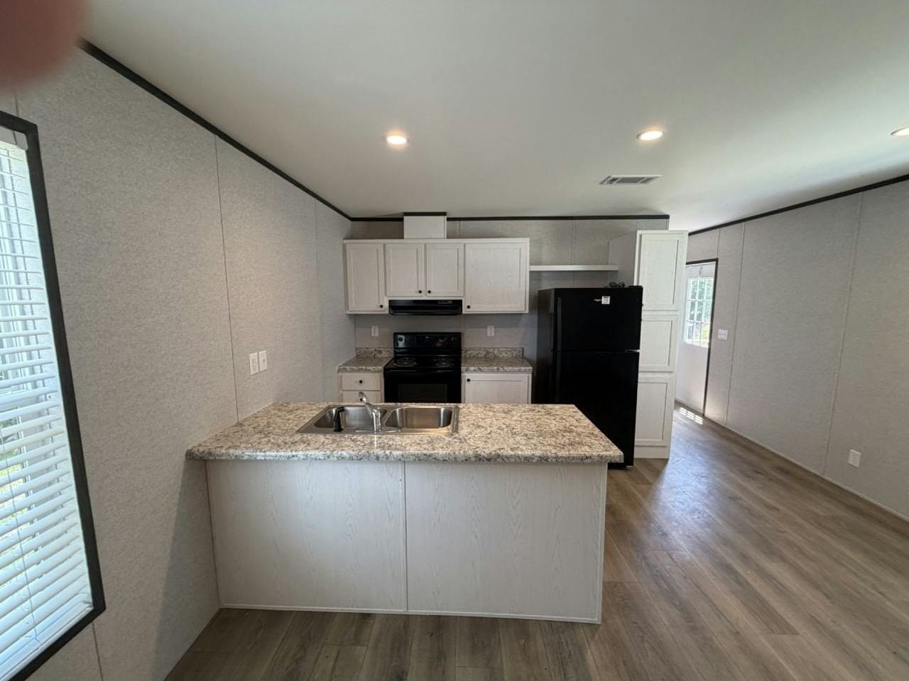 156 Lakeside Garden Cir #156 - Photo 3 of 24