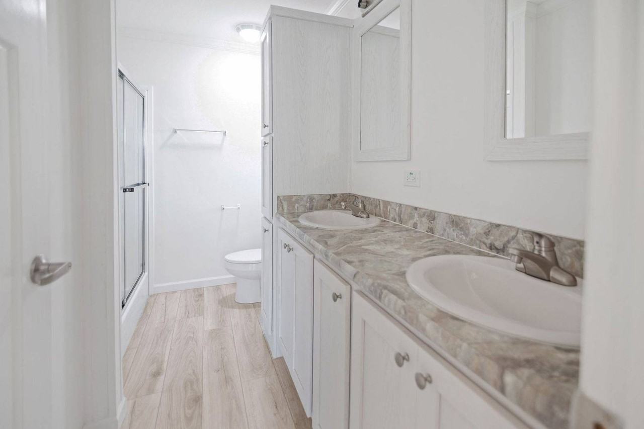920 S Katie Ave - Photo 3 of 9