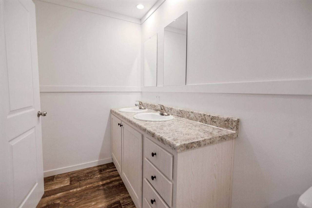 1244 W Bohland St - Photo 3 of 4