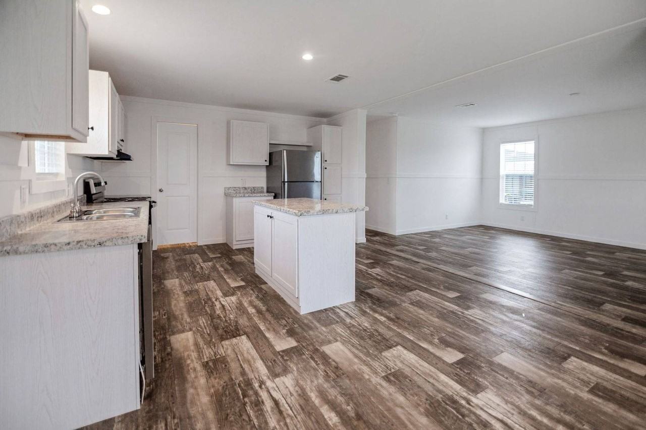 1244 W Bohland St - Photo 4 of 4