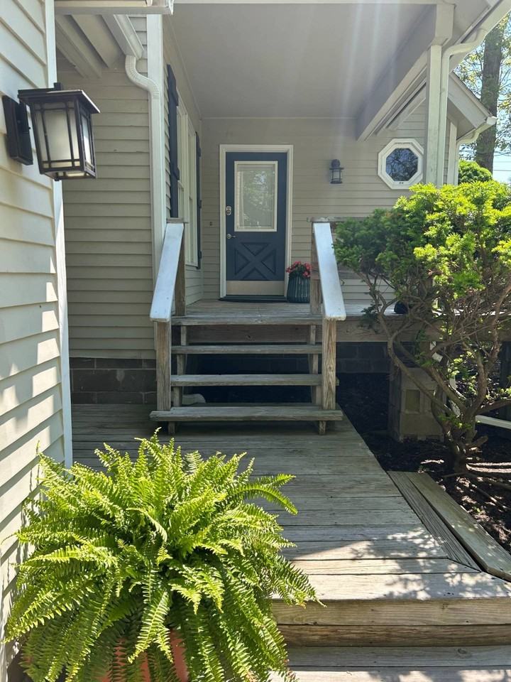 465 Tarpon Dr - Photo 2 of 20