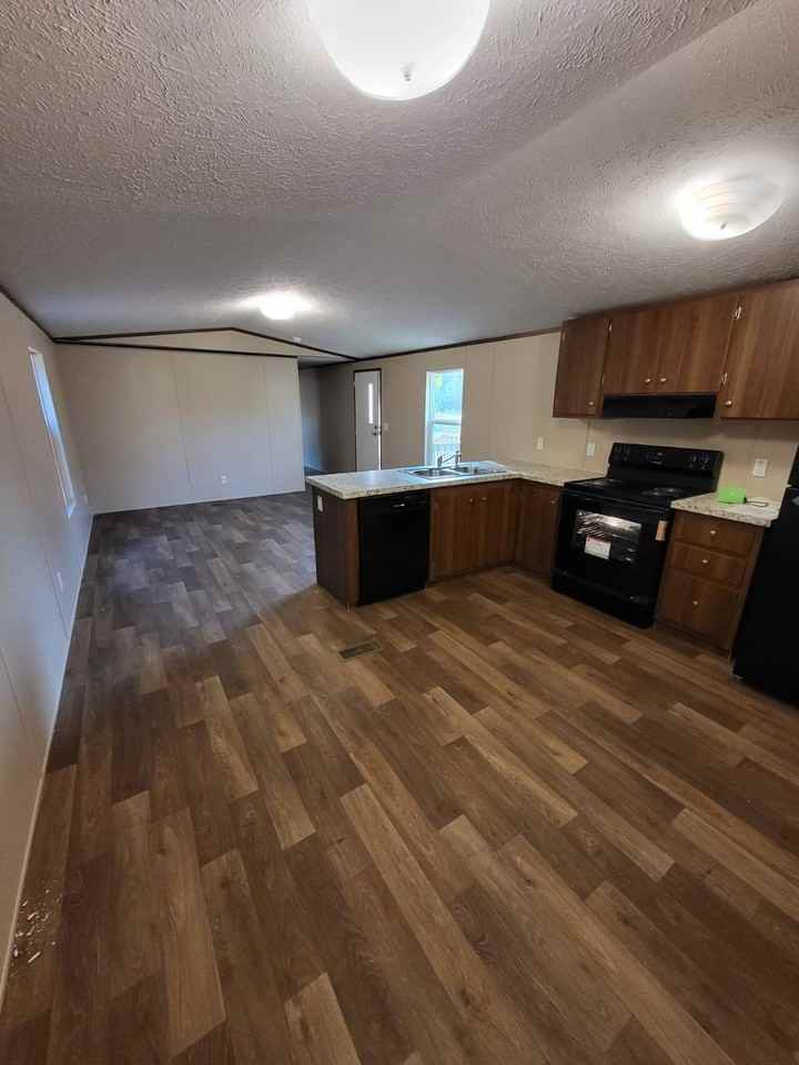 1459 Delmar Dr - Photo 3 of 7