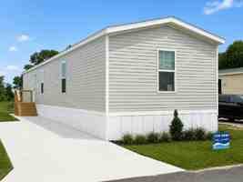 featured image of 204 Lakeside Garden Cir #204