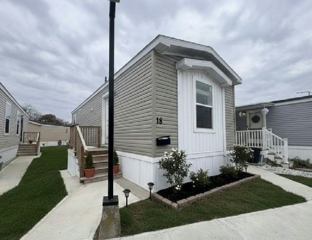 18 Avenue A #98