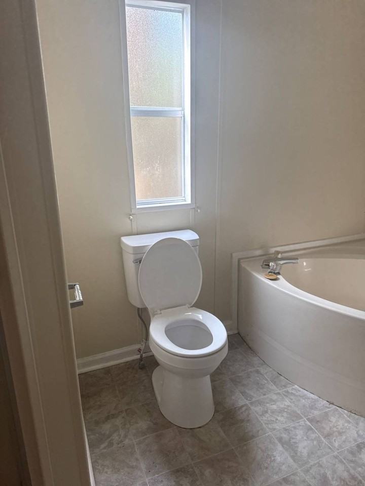 28 Westgate Cir - Photo 7 of 10