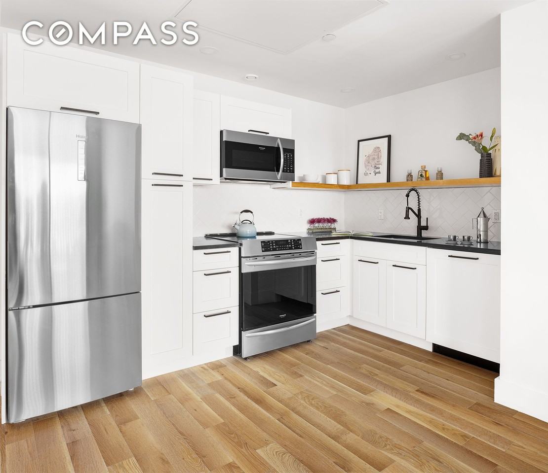 1671 Summerfield St #4B - Photo 2 of 5