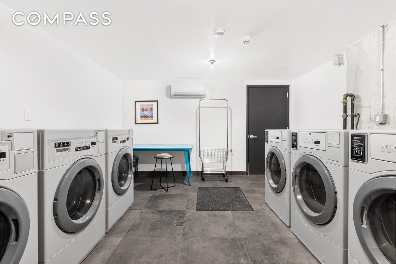 1671 Summerfield St #4B - Photo 4 of 5