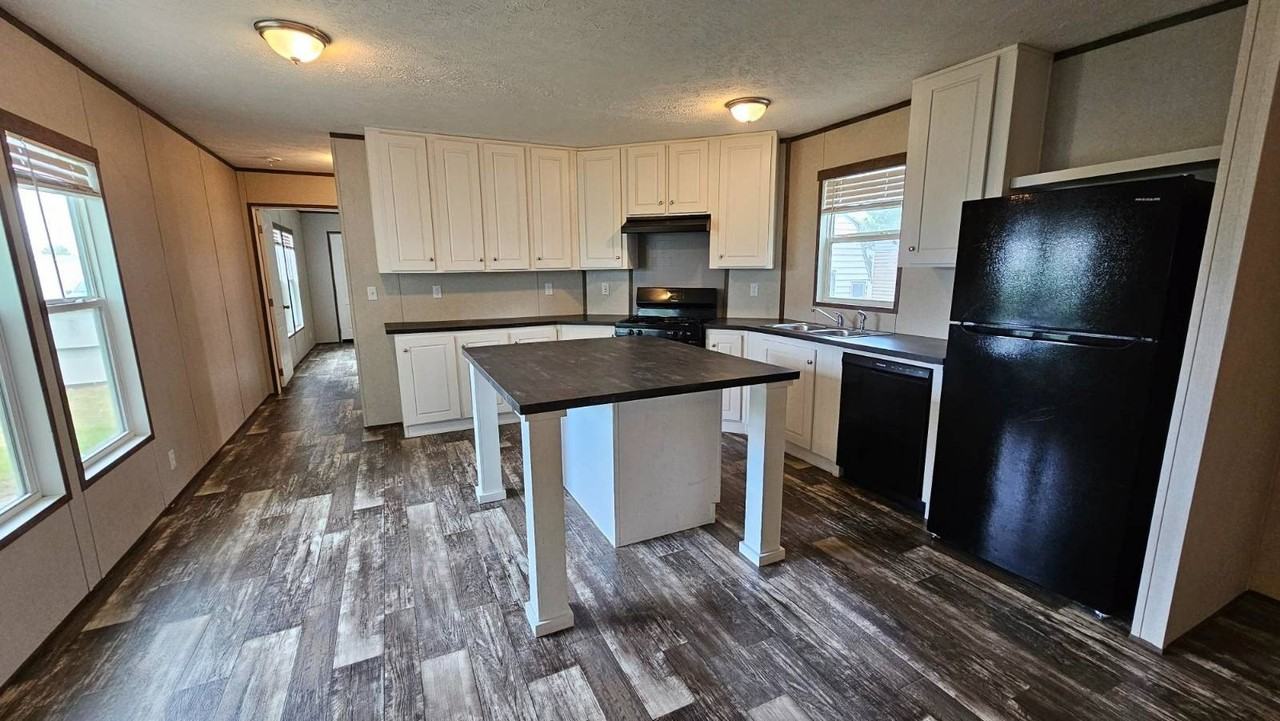 5434 S Kansas Ave - Photo 5 of 17