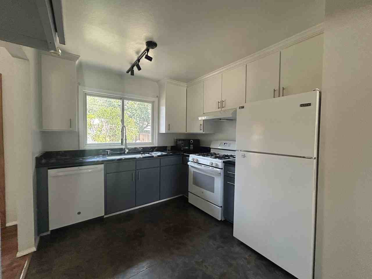 1618 Querida Dr #1 - Photo 2 of 21