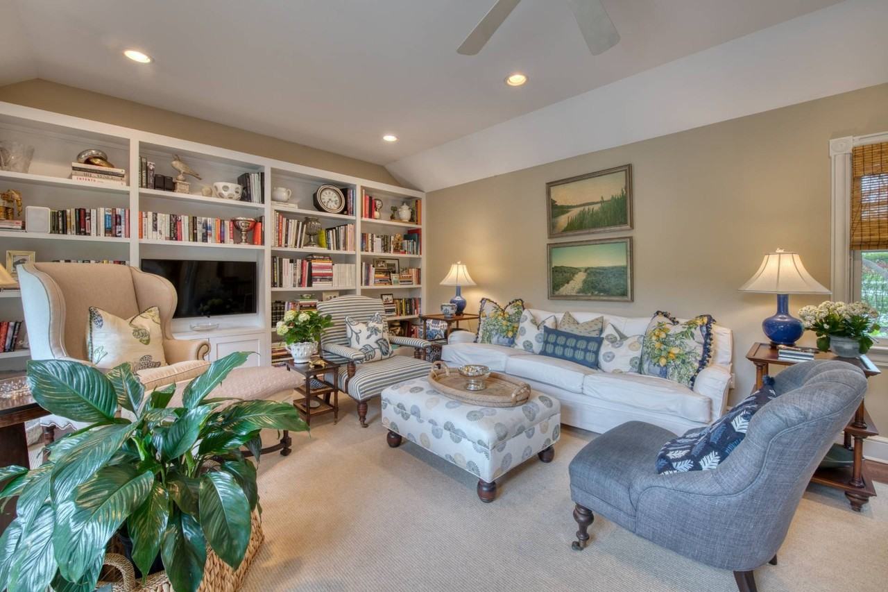 19 Maidstone Ave - Photo 4 of 15