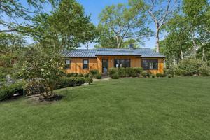 featured image of 31 Noyack Harbor Rd