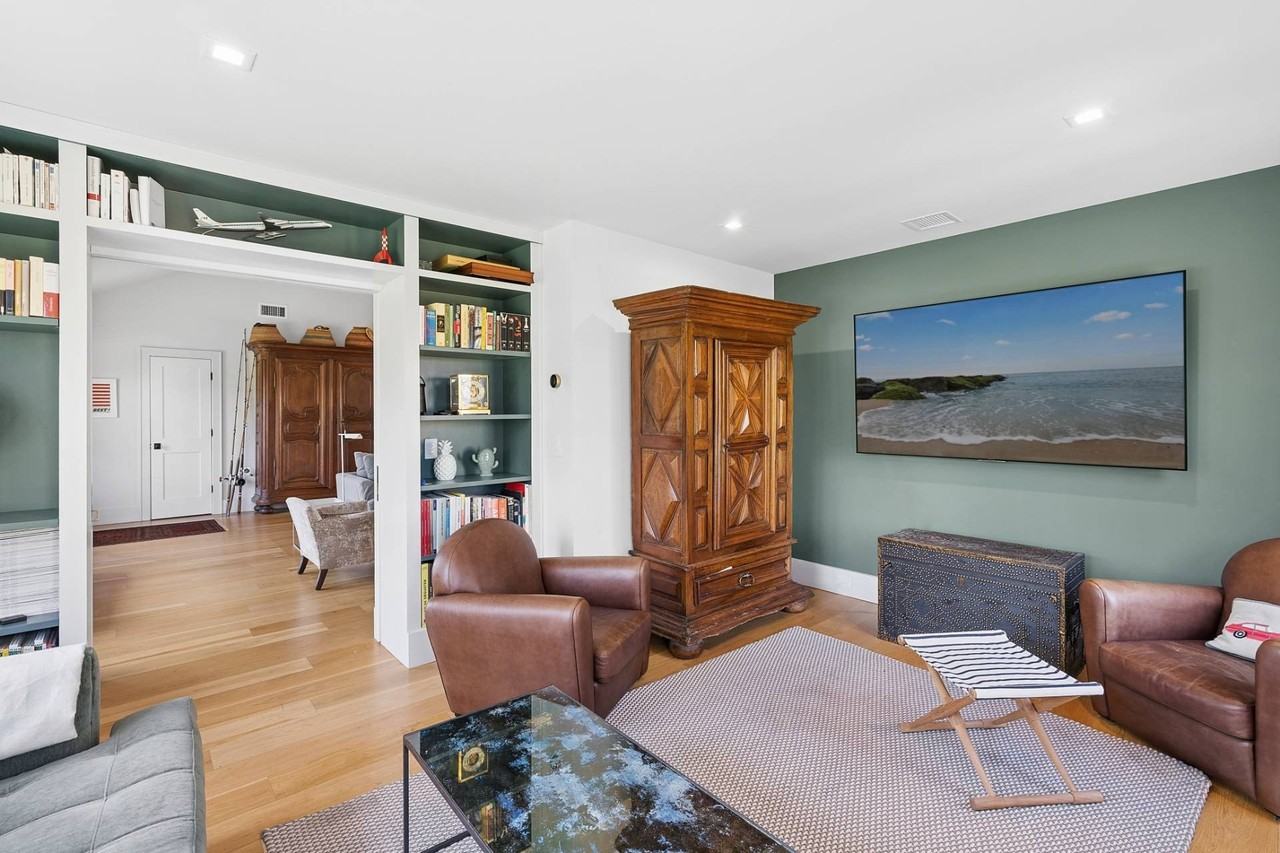 31 Noyack Harbor Rd - Photo 6 of 14