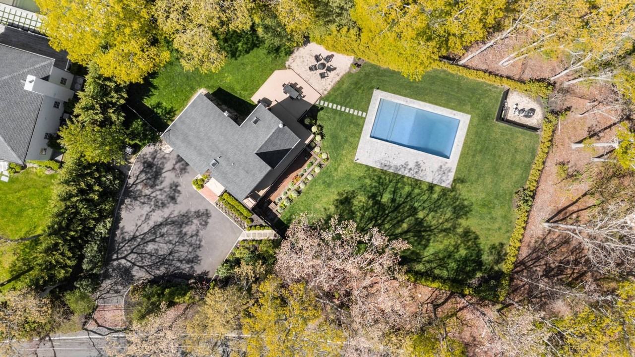 29 Roses Grove Rd - Photo 3 of 45