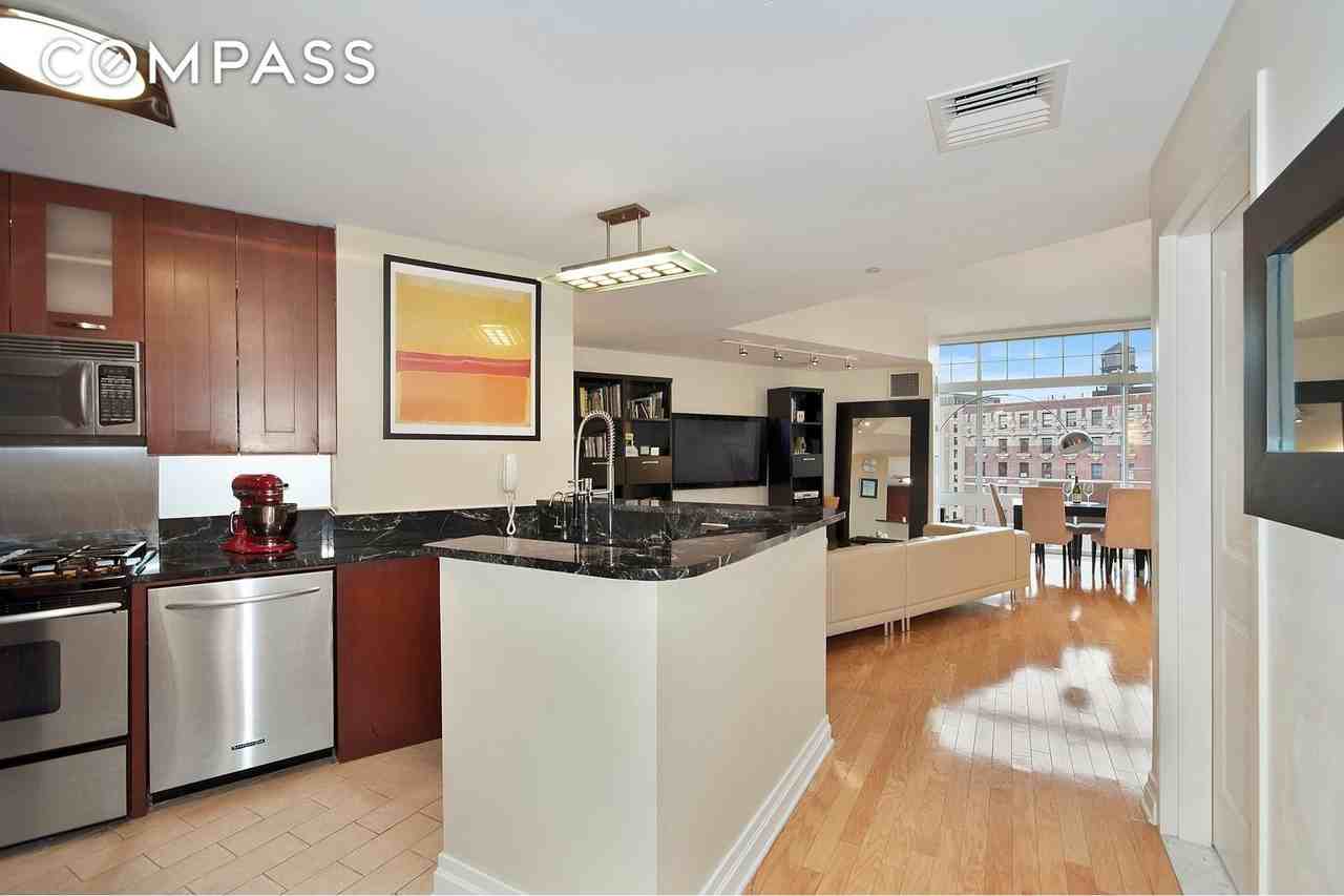 272 W 107th St #15B - Photo 4 of 8