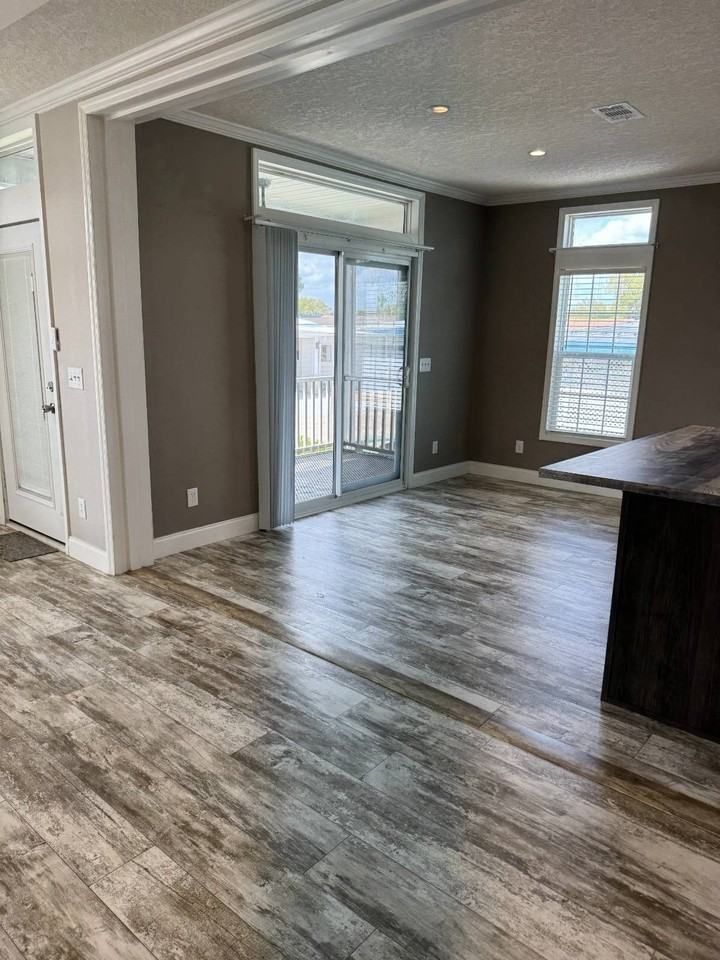 134 Clover Ct - Photo 7 of 50