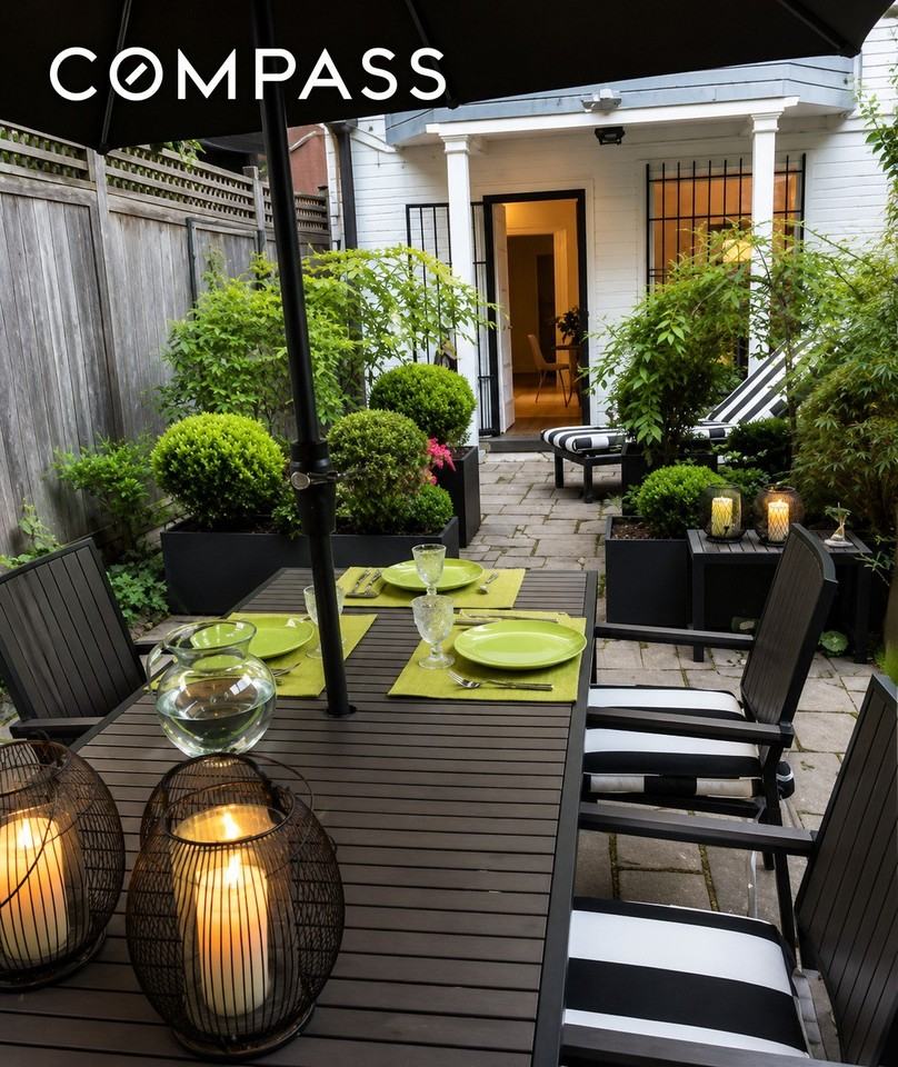 216 E 61st St #TH - Photo 4 of 8