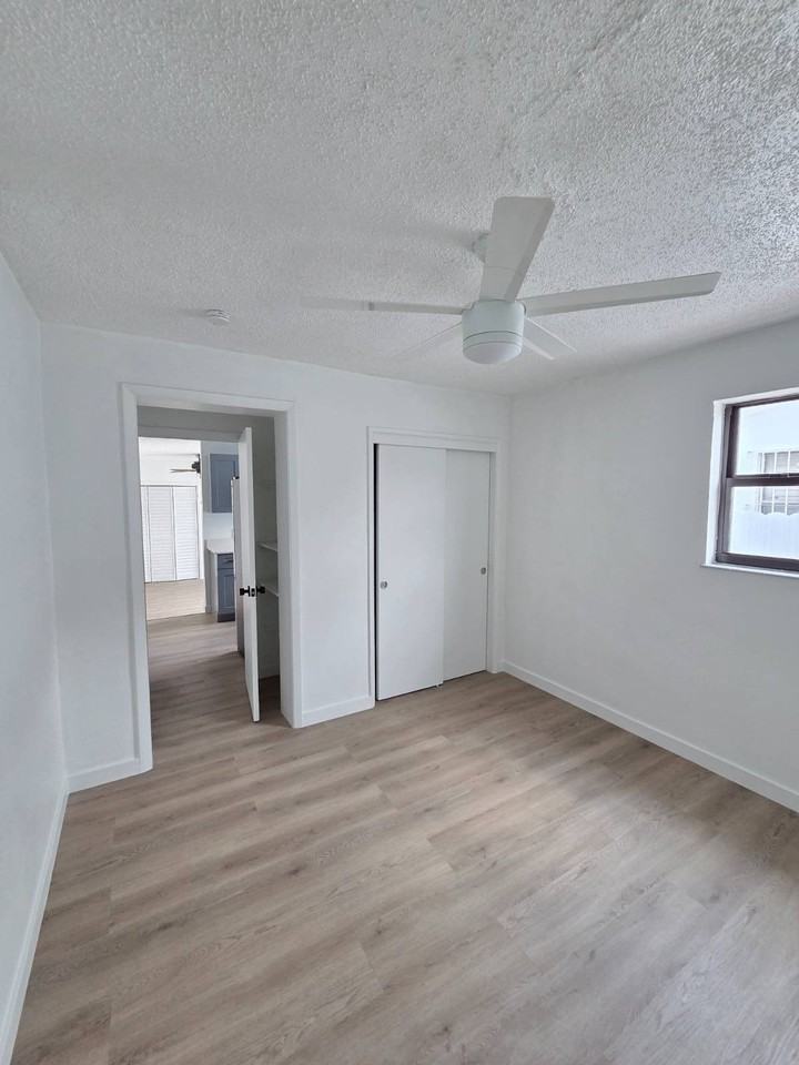141 W 31st St #2