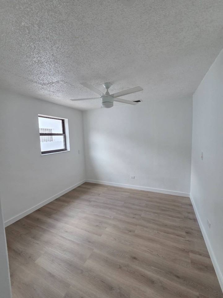 141 W 31st St #2 - Photo 2 of 7