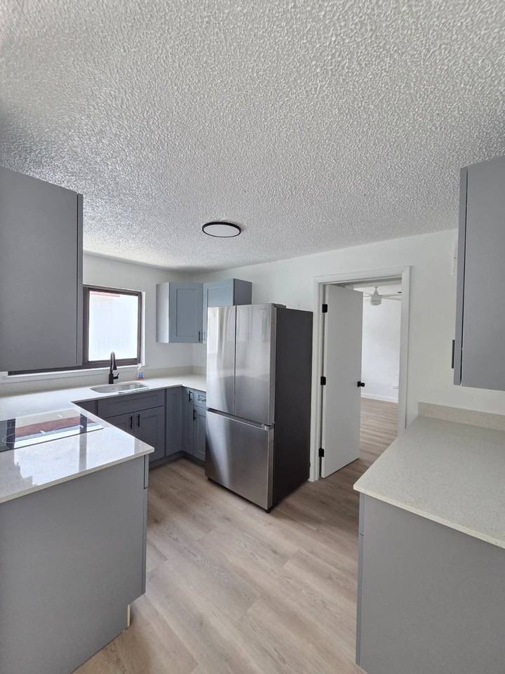 141 W 31st St #2 - Photo 4 of 7