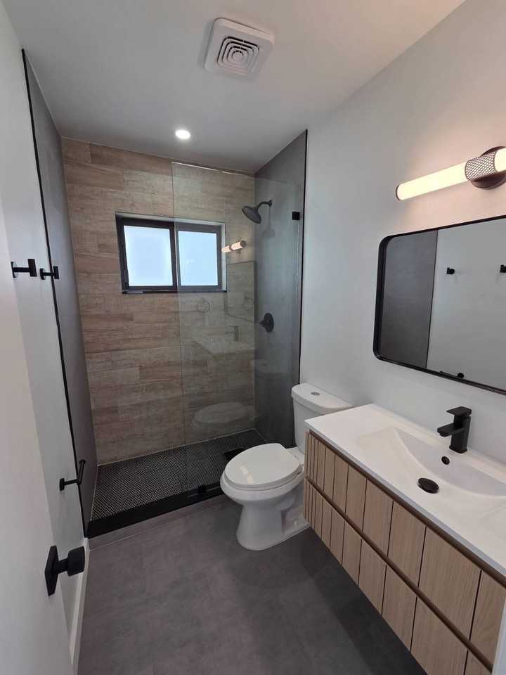141 W 31st St #2 - Photo 5 of 7