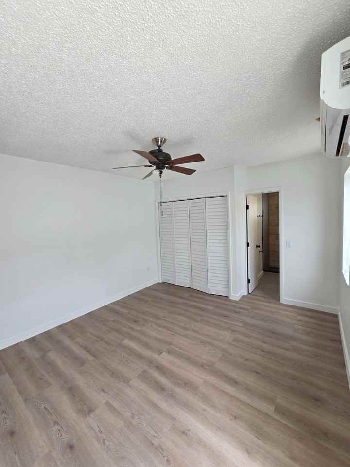 141 W 31st St #2 - Photo 6 of 7