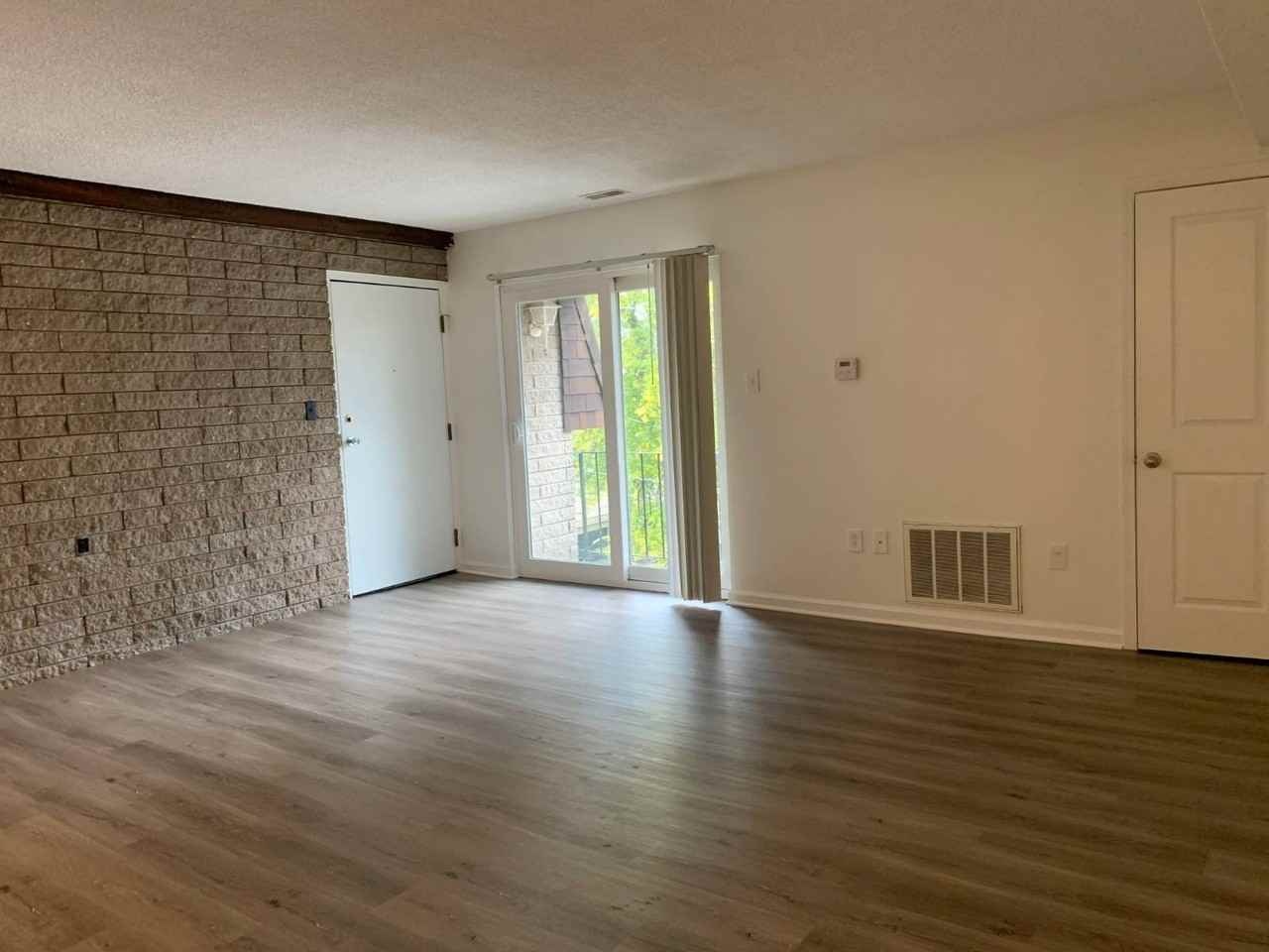 1552 Helderberg Ave #15 - Photo 5 of 13