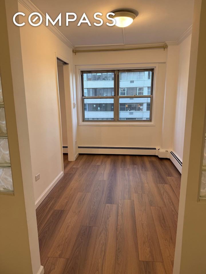 40 Sutton Pl #7A - Photo 3 of 11