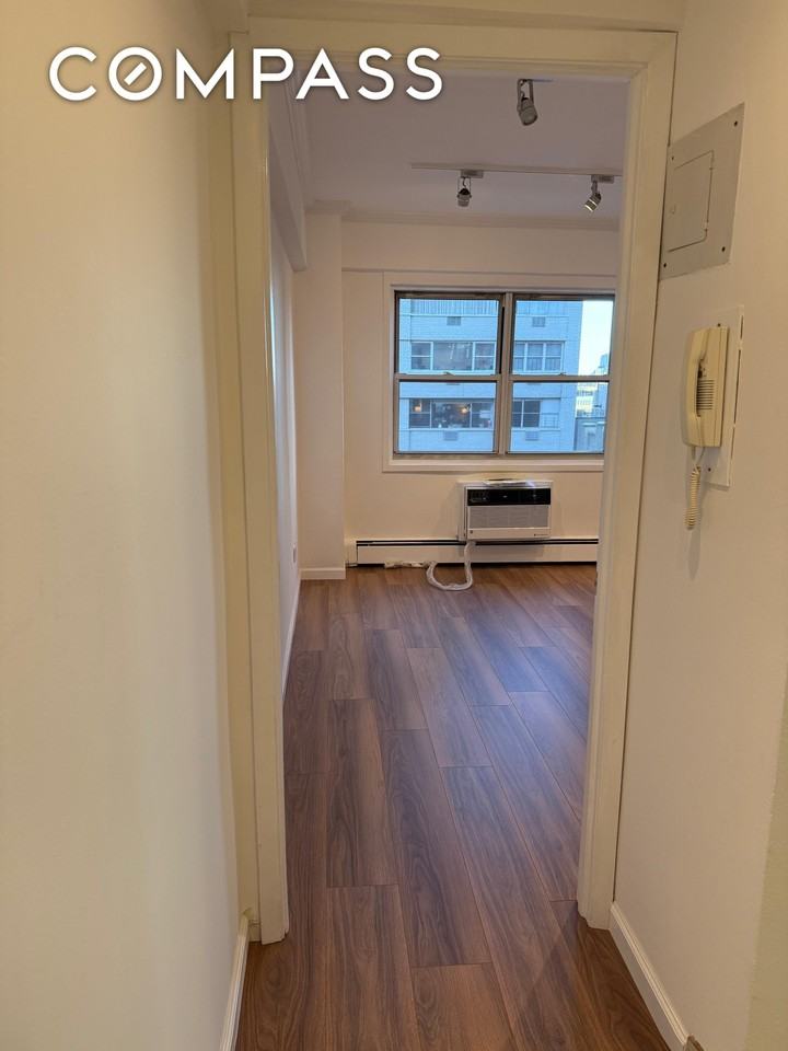 40 Sutton Pl #7A - Photo 6 of 11