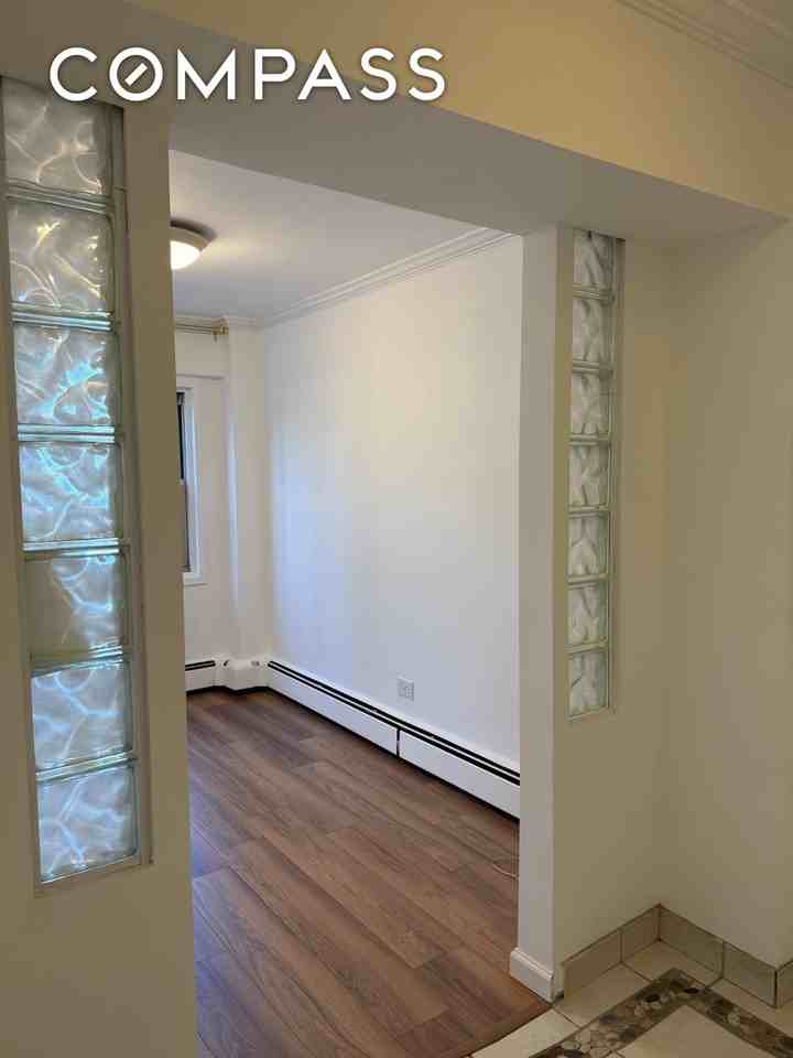 40 Sutton Pl #7A - Photo 7 of 11