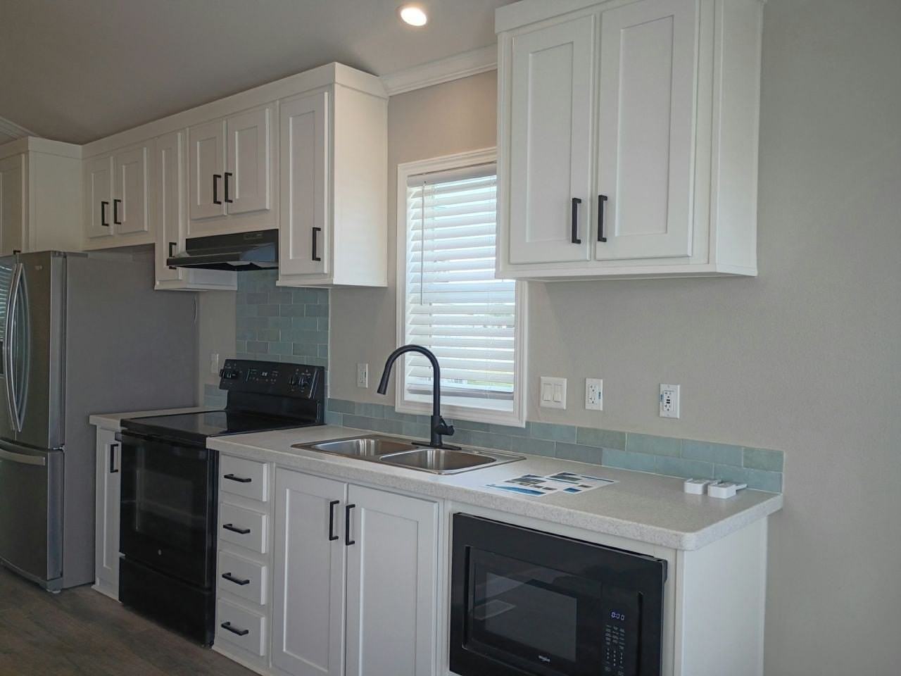 21 N Lake Side #229 - Photo 6 of 12