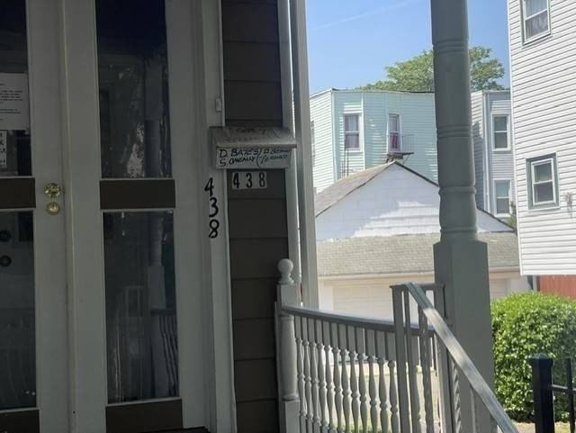 438 S 1st Ave - Photo 2 of 11