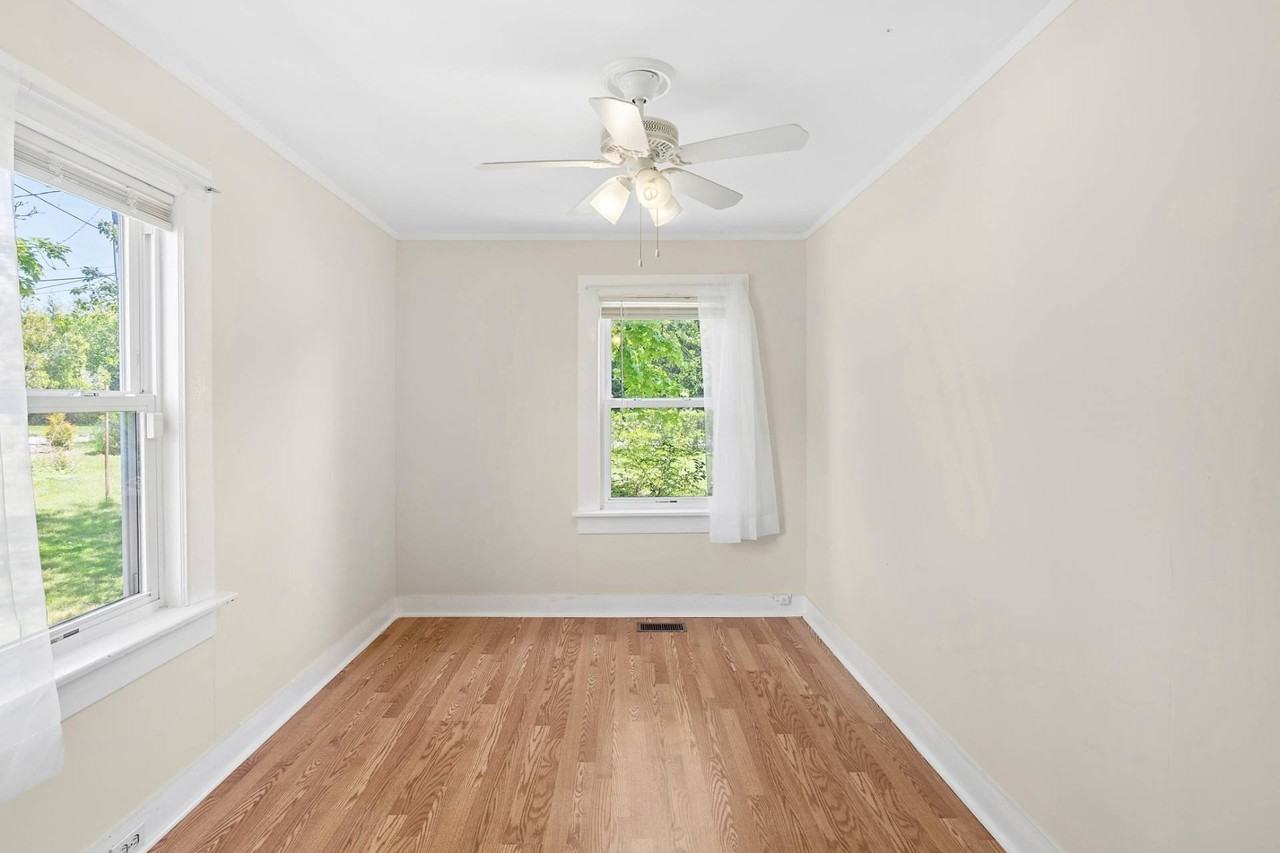 37 N Bishop Ln - Photo 7 of 15